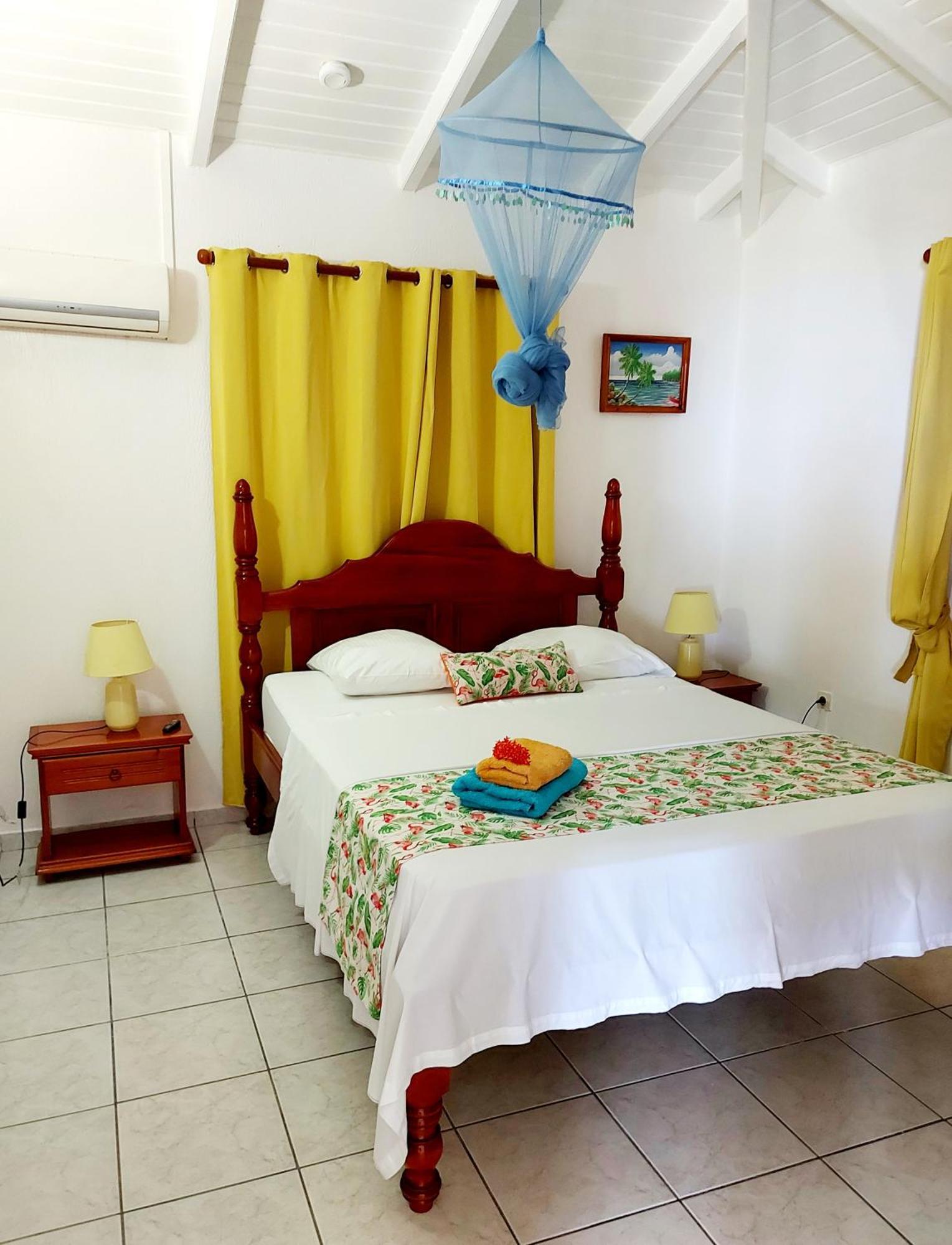 Villa Les Petites Fleurs de Poirier à Bouillante Chambre photo