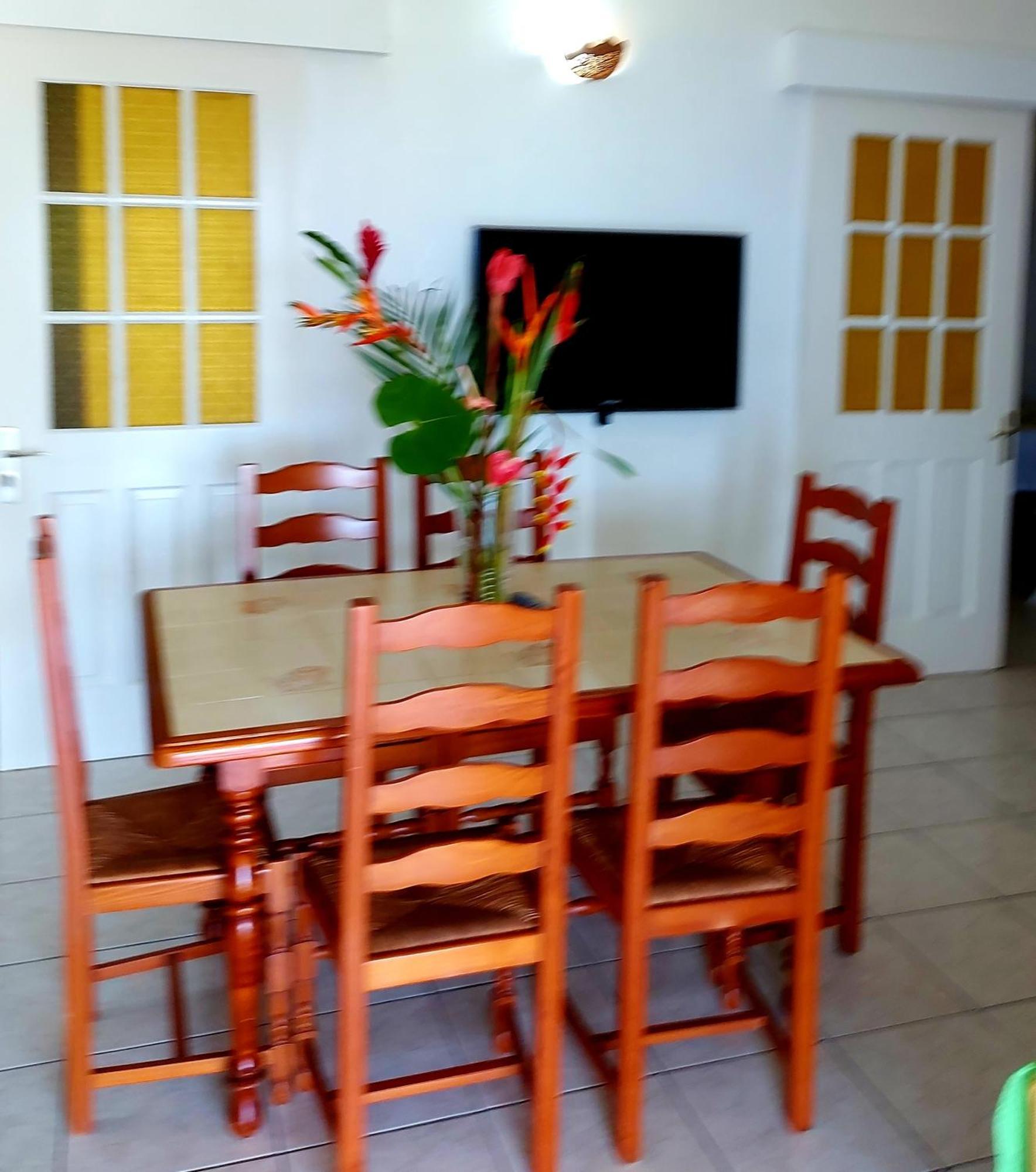Villa Les Petites Fleurs de Poirier à Bouillante Chambre photo